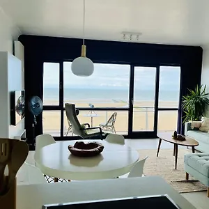 Panoramic Seaview With Free Private Garage Oostende
